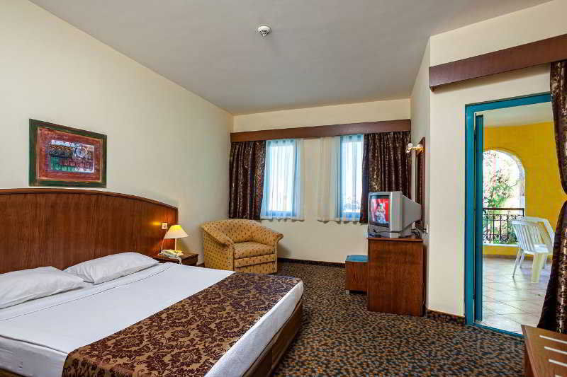 Dosi Hotel Side Exterior photo